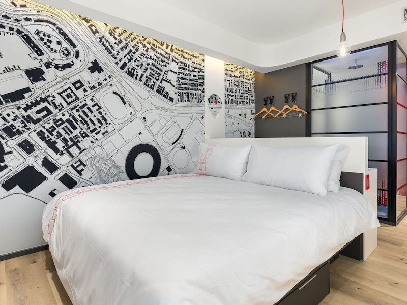 Giấy dán Tường Vinh – Giải pháp hoàn hảo cho khách sạn của bạn