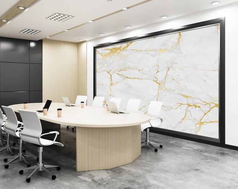 Mẫu giấy vân đá Marble trắng sọc xám mang lại vẻ đẹp sang trọng, hiện đại, quyền lực, thường được dùng cho bức tường chính sau lưng chủ tọa